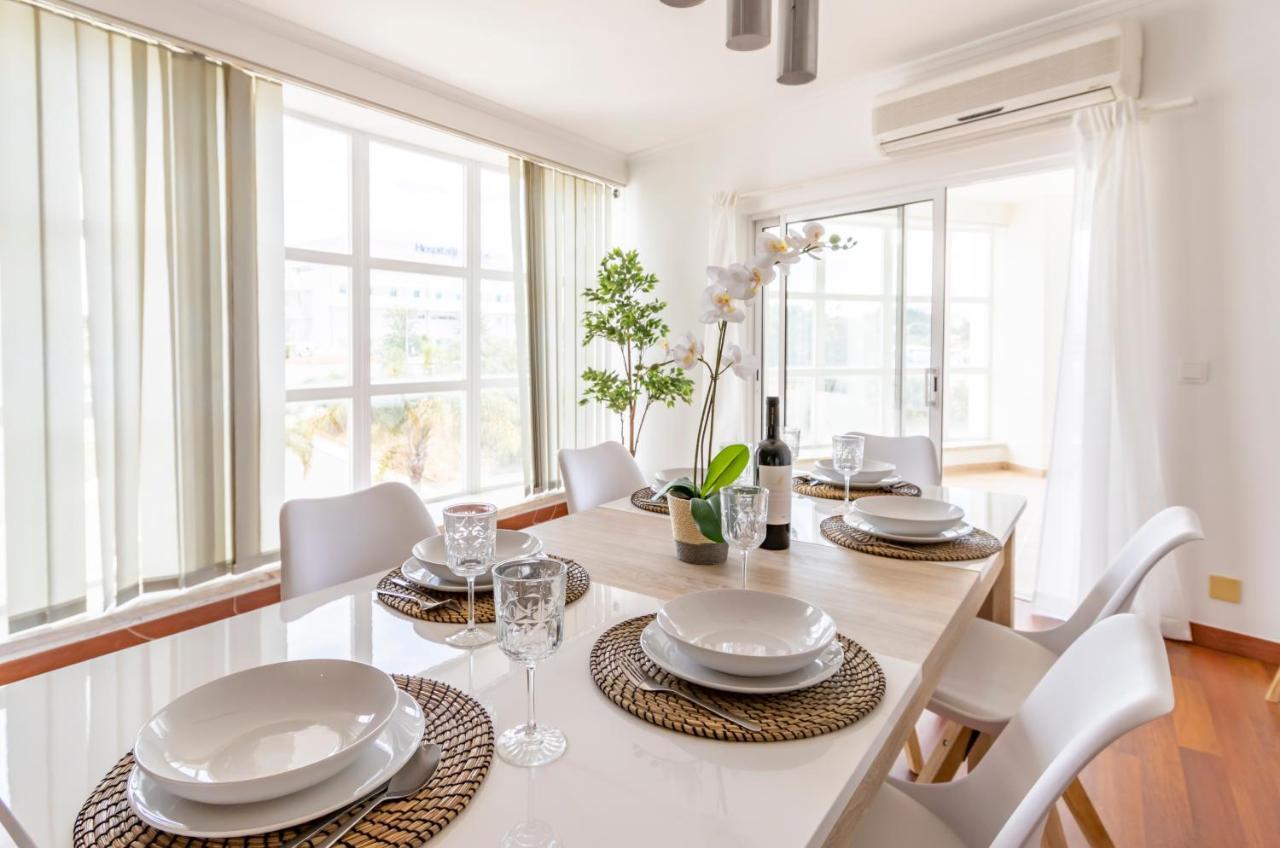 Spaceful Apartment In Albufeira Exterior photo