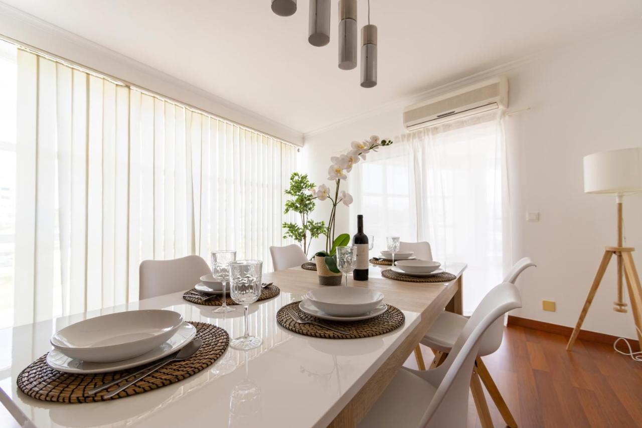 Spaceful Apartment In Albufeira Exterior photo