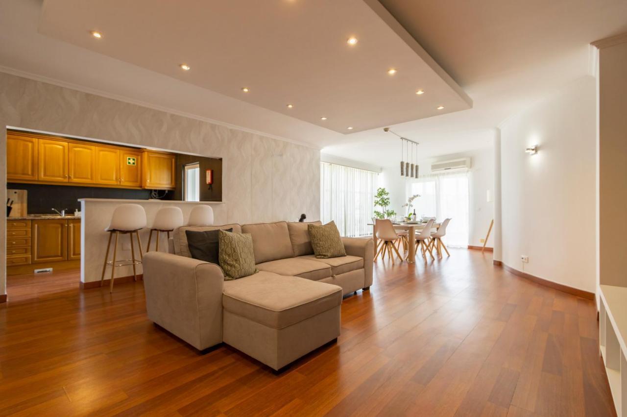 Spaceful Apartment In Albufeira Exterior photo