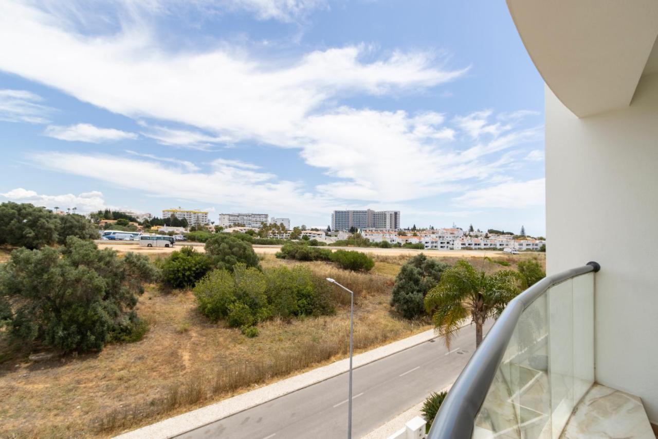 Spaceful Apartment In Albufeira Exterior photo